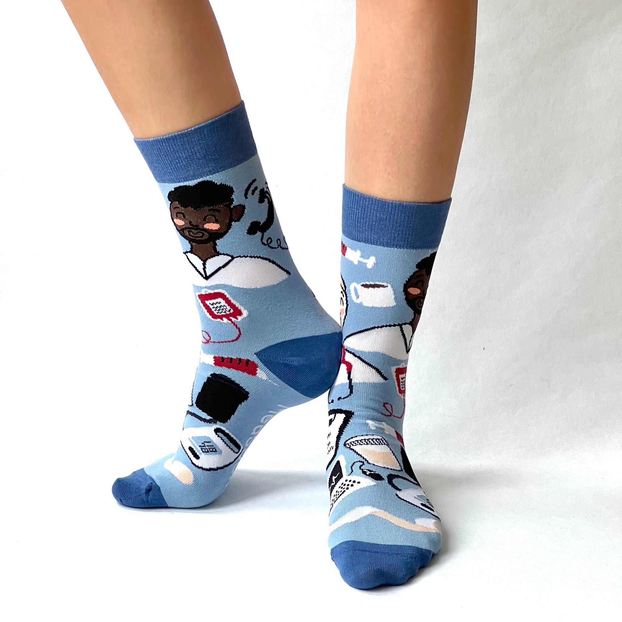 Ärztinnen und Arzt-Socken hellblau